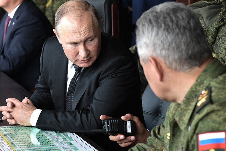 8 из 10 заголовков первой полосы The Washinghton Post содержат слова «Путин», «наказание России», «санкции», «наступление на Украину». Мысль упакована во все возможные форматы продвинутой демократичной прессыФото: kremlin.ru