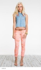 По этой причине, когда Лора окончила обычную школу, она поступила сразу в известный колледж Пола Смита, чтобы стать специалистом туристического и гостиничного бизнеса.