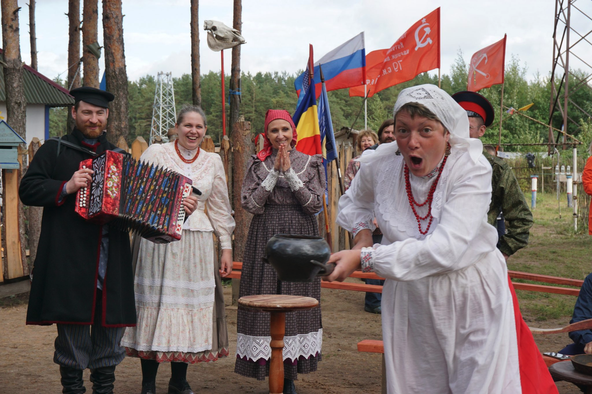 Где снимали казачка. Фестиваль-праздник «казачий Хутор». Казачий Хутор Приморский. Деревня Казачья Хутор курень. Казачьи гуляния.