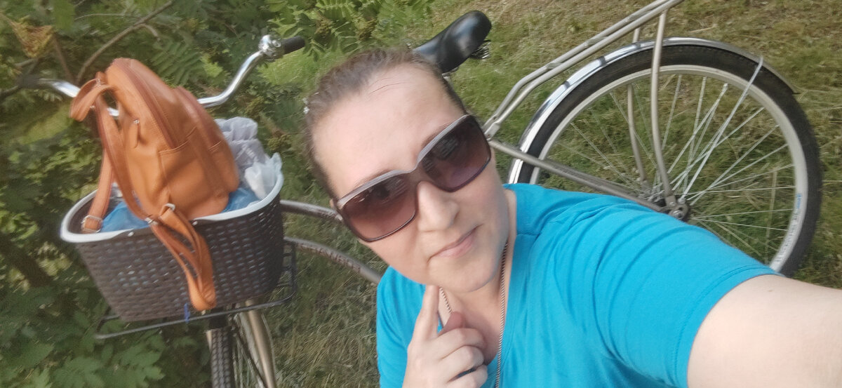 

Еще один мой любимый добрый друг😍Сегодня я, наконец-то, открыла велосезон-2022😍
Да, в этом году на два месяца позже обычного... Октябрьский COVID подействовал очень неблаготворно на мои ноги, порой ходить-то больно, а тут надо педали крутить😁
Решилась сегодня поехать по делам на своем красавчике и не пожалела-теперь на работку только на нем😁

#дианацветкова #велосипед #велосезоноткрыт #радость #счастье #самсебережиссер #жизньвкайф #заметкидиши