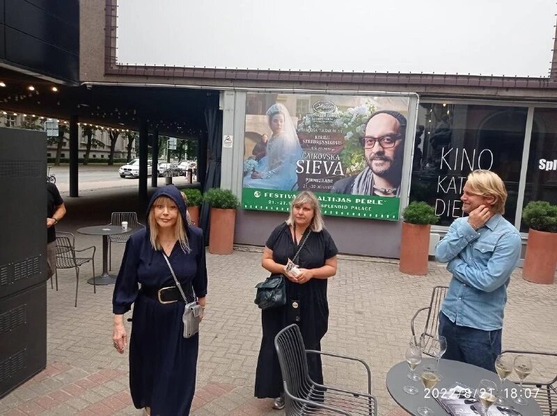 Алла Пугачева появилась в Риге в платье с капюшоном. Фото: архив «СтарХита»