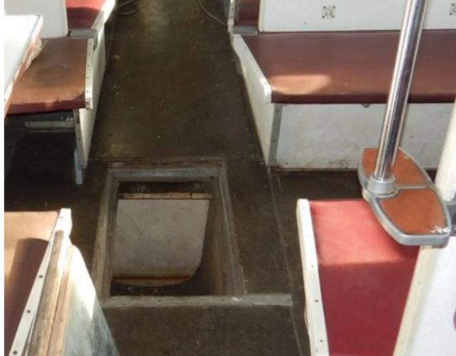 Вот такой сюрприз ждал пассажиров соседнего вагона. Источник фото: Яндекс Картинки