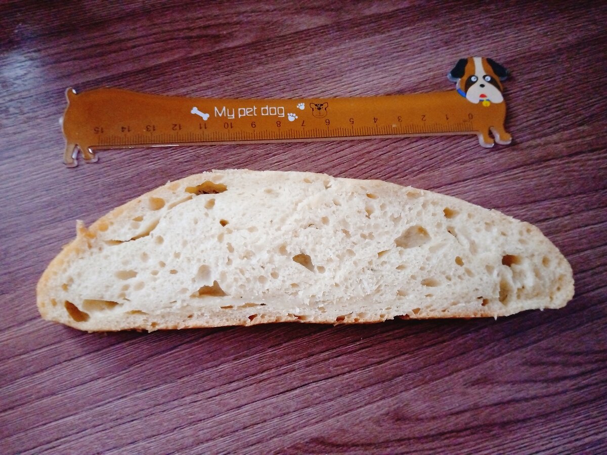 Мой кусочек хлебушка только что из духовки. Делала его с добавлением картофельного отвара и картофеля. Фото автора