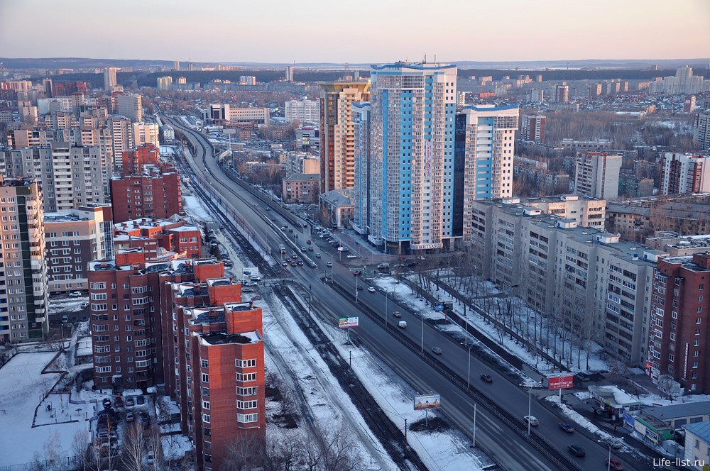 Свердловская улица. Московская Екатеринбург. Ул Московская Екатеринбург. Московская улица ЕКБ. Московская 300 Екатеринбург.