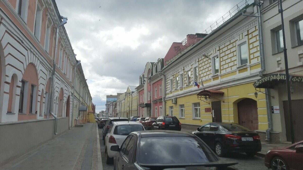     Экс-мэр Нижнего Новгорода, депутат ЗСНО Юрий Лебедев пожаловался на стихийную парковку на улице Кожевенная. Он попросил правоохранителей обратить внимание на проблему.