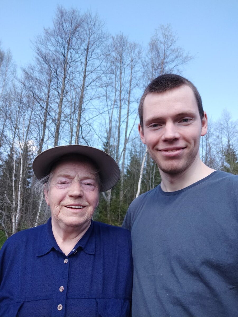 C бабулей на даче