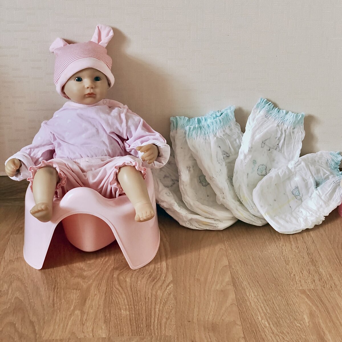 Мы постоянно усаживали кукол на горшок в этот период