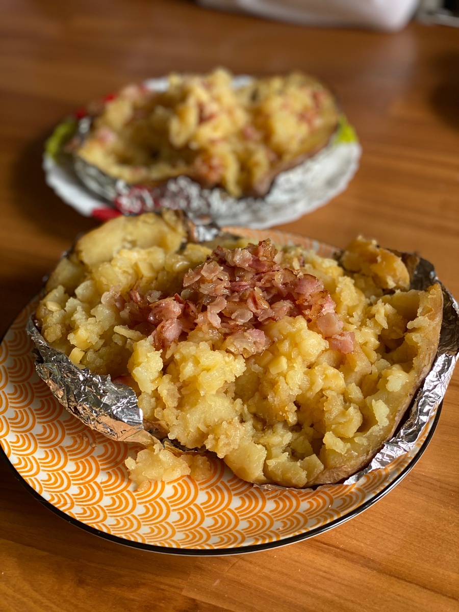Печеный картофель с беконом, быстро и просто...