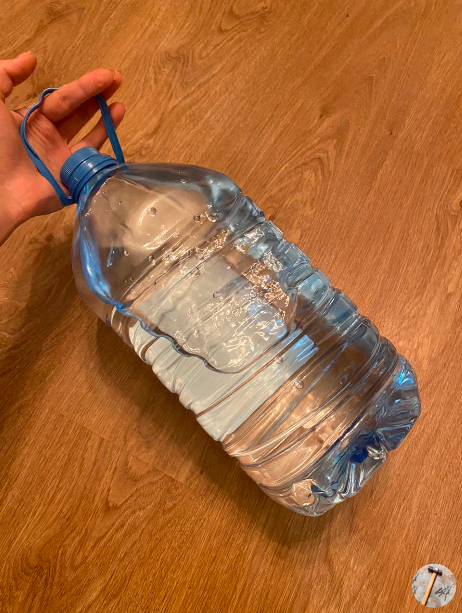 Обычная пятилитровка от питьевой воды