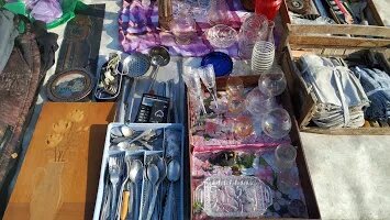 Сегодня такой ассортимент товаров, какой был в сельпо во времена СССР, можно найти разве что на блошиных рынках.