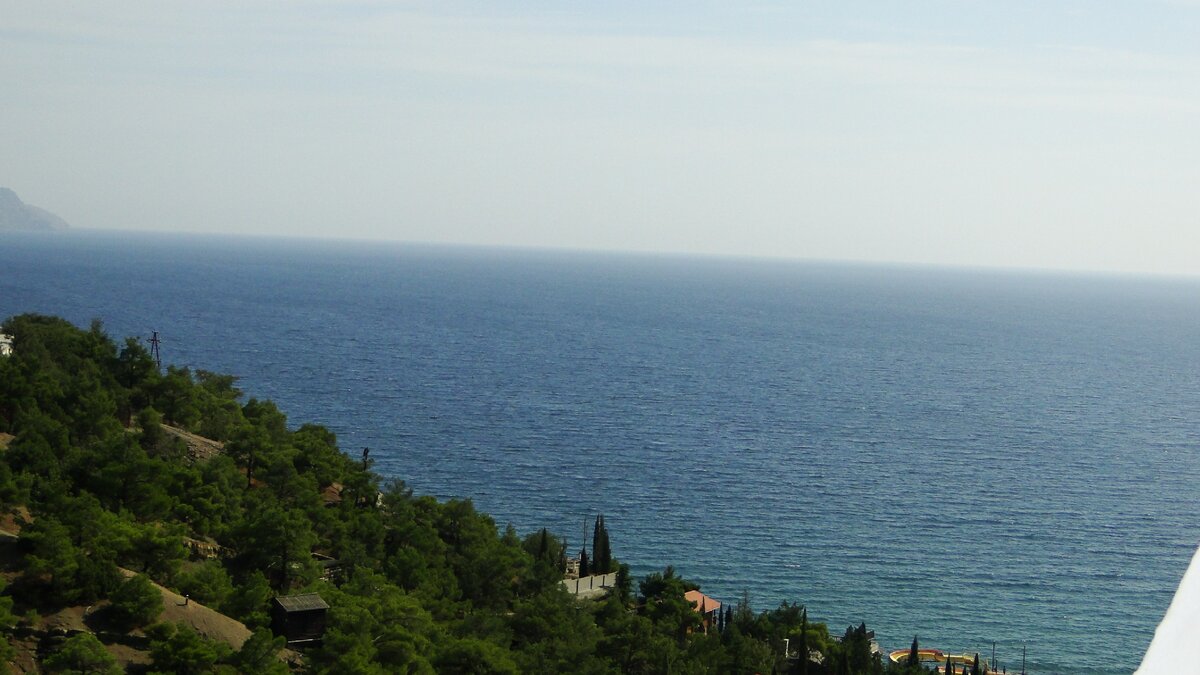 Вид с балкона на море