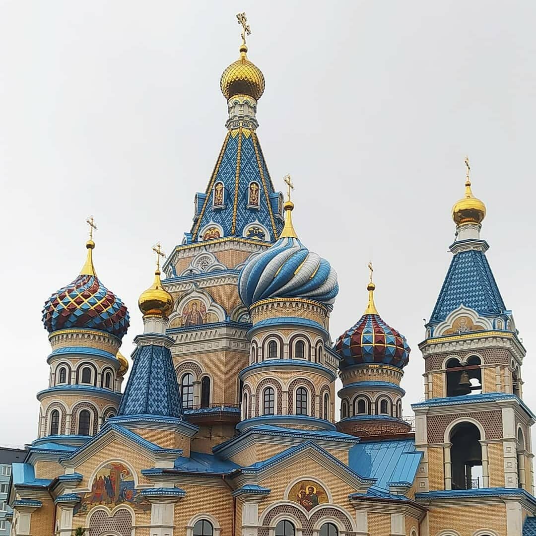 храм с пятью куполами