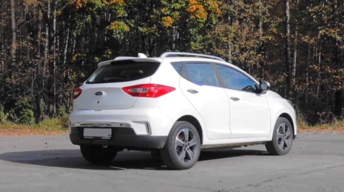 JAC iEV7S, вид сзади *