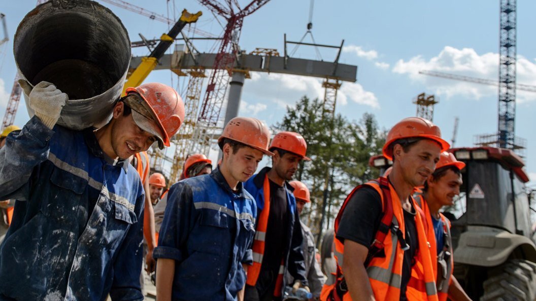 На фото нет ни одного строителя!!!