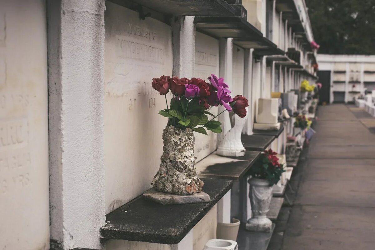 Каменная ваза 