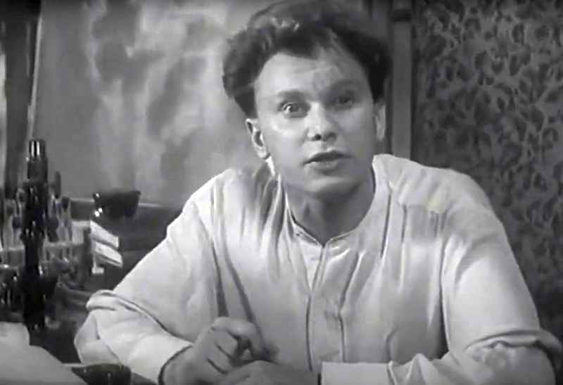 Кадр из фильма "Доктор Калюжный". Борис Толмазов в роли Кузьмы Калюжного