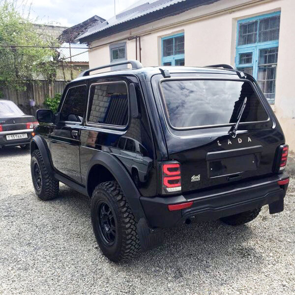 Почему конструкторы не додумались реализовать Ниву в подобной комплектации?!
