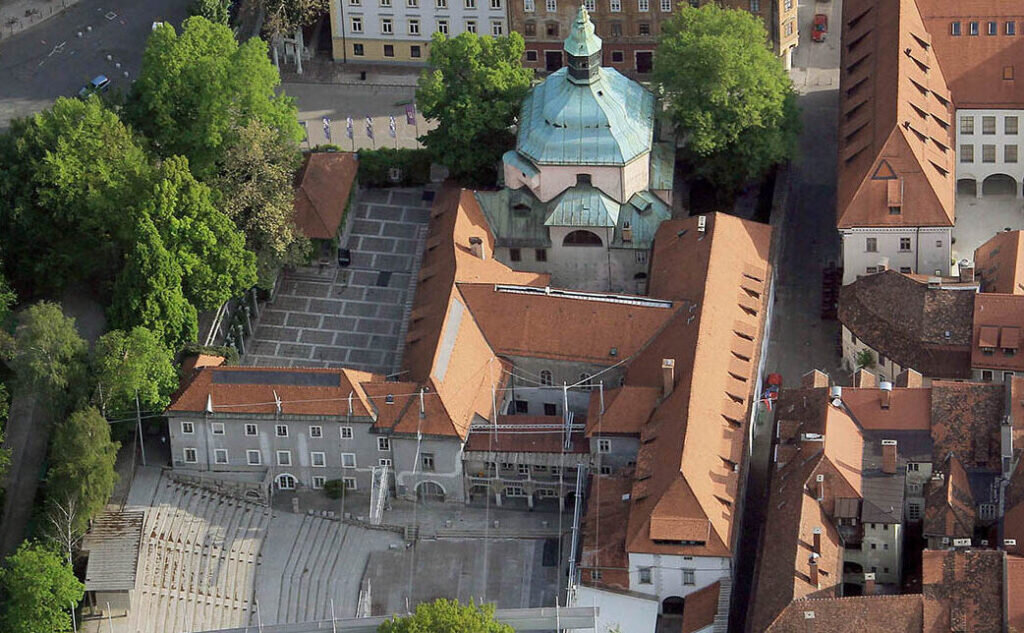  Крижанке, вид сверху (фото с сайта visitljubljana.com )