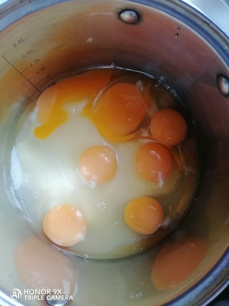 Яйца, сахар, все классически