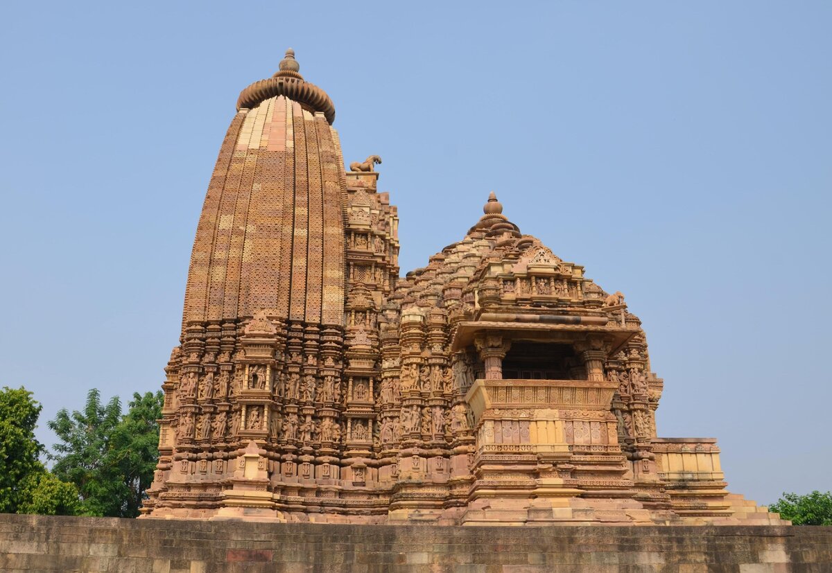 Один из храмов в Кхаджурахо. Фото автора.