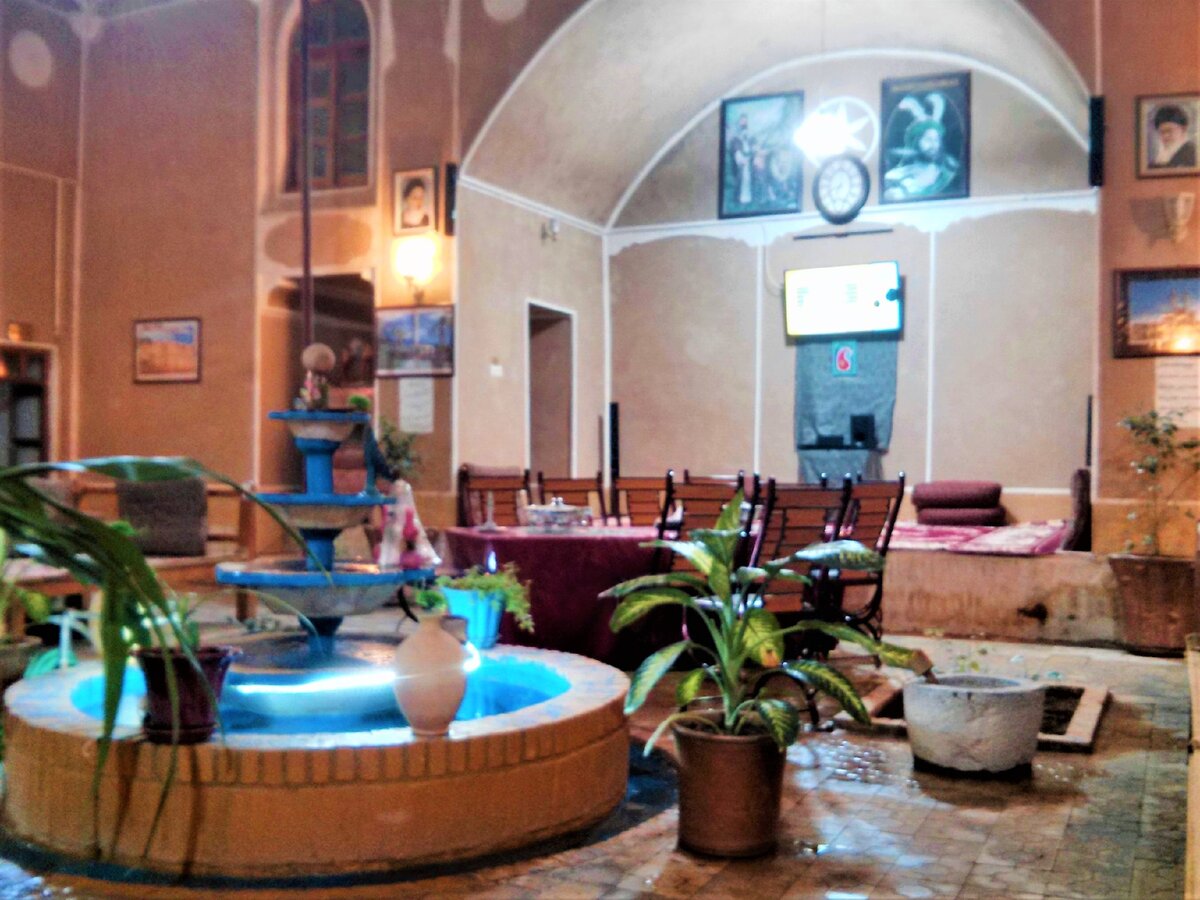 “Ресторан и кофе-шоп” Йезд, Иран