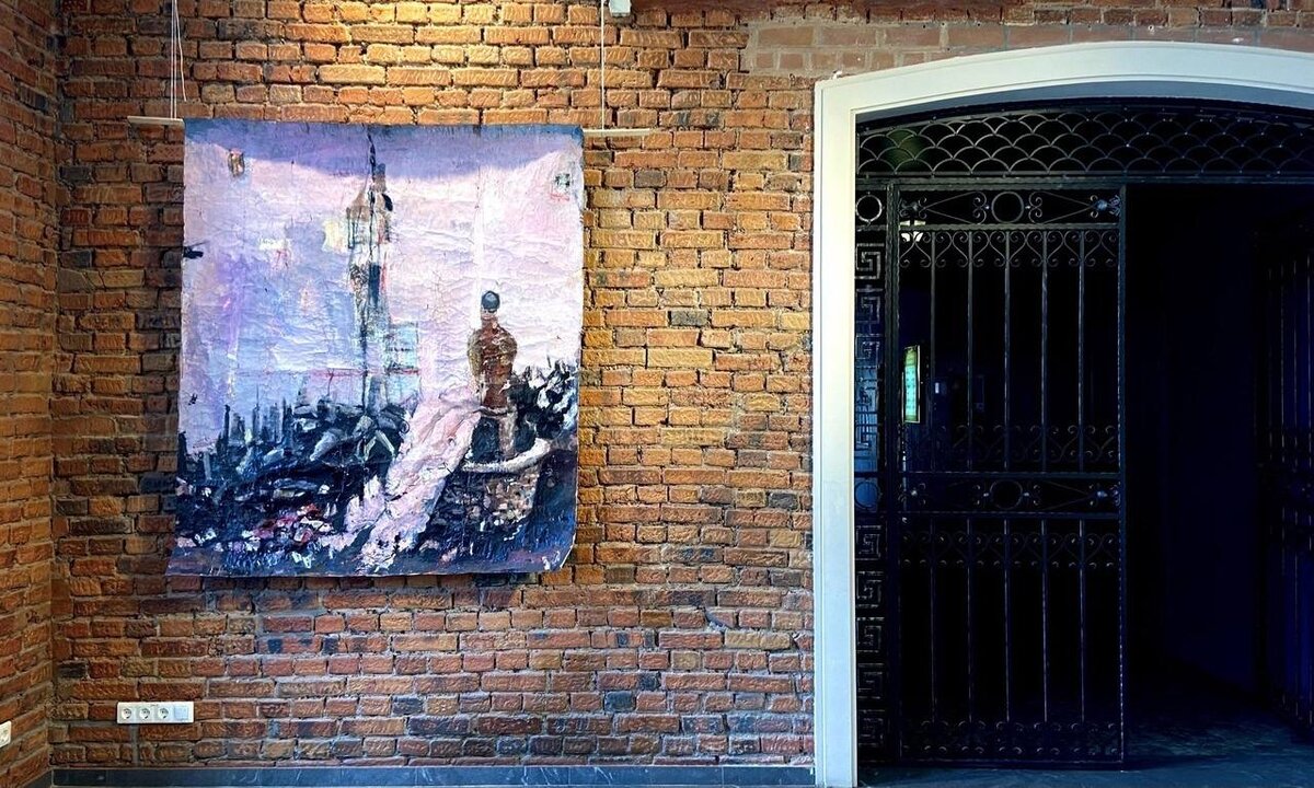 Бесплатная выставка "Veduta" Алла Давыдова, заслуженная художница Российской Федерации, чьи работы можно увидеть как в Русском музее, так и в американских частных коллекциях, представит в Артмузе свое видение архитектурной живописи (т.н. Veduta).   