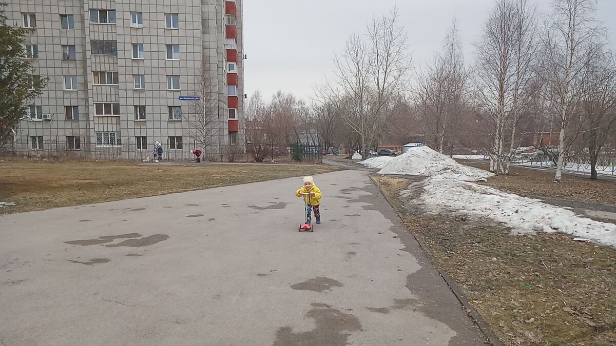 Узнав какую-то великую истину в будущем, дочь возвращается ко мне, чтобы поделиться ею