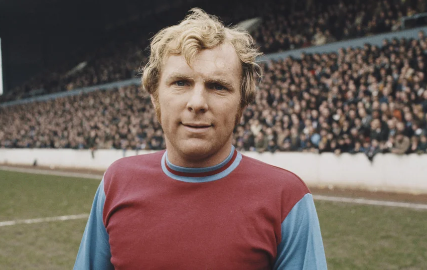 Бобби Мур в составе "Вест Хэма".