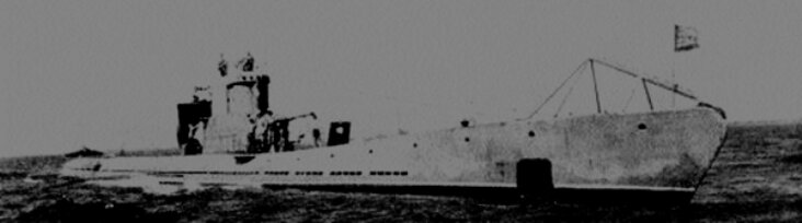 Единственная сохранившаяся фотография подводной лодки С-34 Черноморского флота СССР. Корабли серии ‘С’ (‘Средняя’ или ‘Сталинец’) строились в СССР с 1936 по 1948 г. по чертежам немецко-голландсого КБ ‘IvS’. Водоизмешение лодки н/п 820/ 1070 т, длина - 78 м, скорость н/п 19.5/8.8 узлов, вооружение: 4+2х533 мм ТА, 1х100 мм орудие и 1х45 мм автоматическая пушка. Силовая установка: дизель, 2x2000 л.с., электромотор, 2x550 л.с. Экипаж по штату – 46 чел. Фото из общедоступных источников.