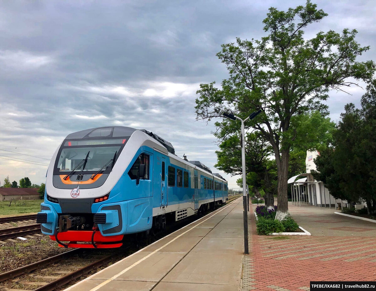 Станция сиваш херсонская область. Симферопольский вокзал фото. Станция солнышки. Багерово жд вокзал. Станция сиваш херсонская область.
