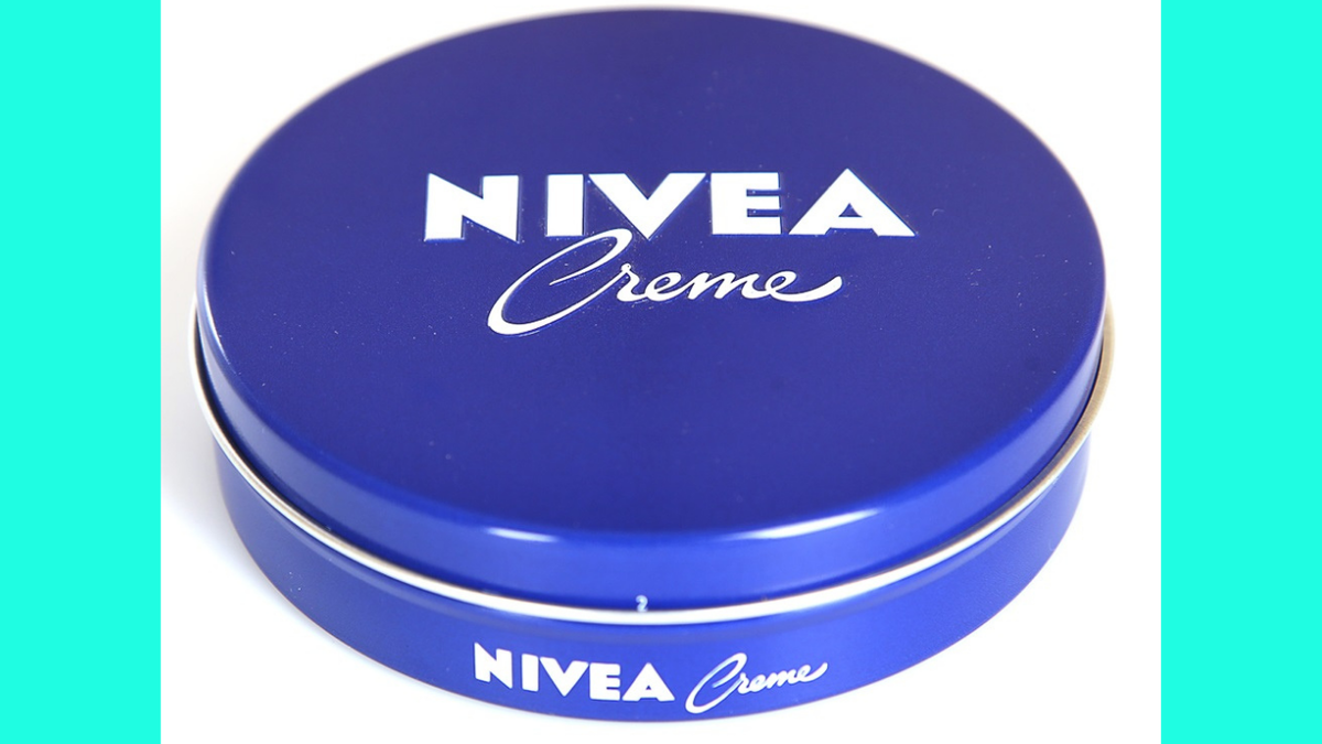 Увлажняющий крем Nivea для эффективного ухода за шеей и областью декольте