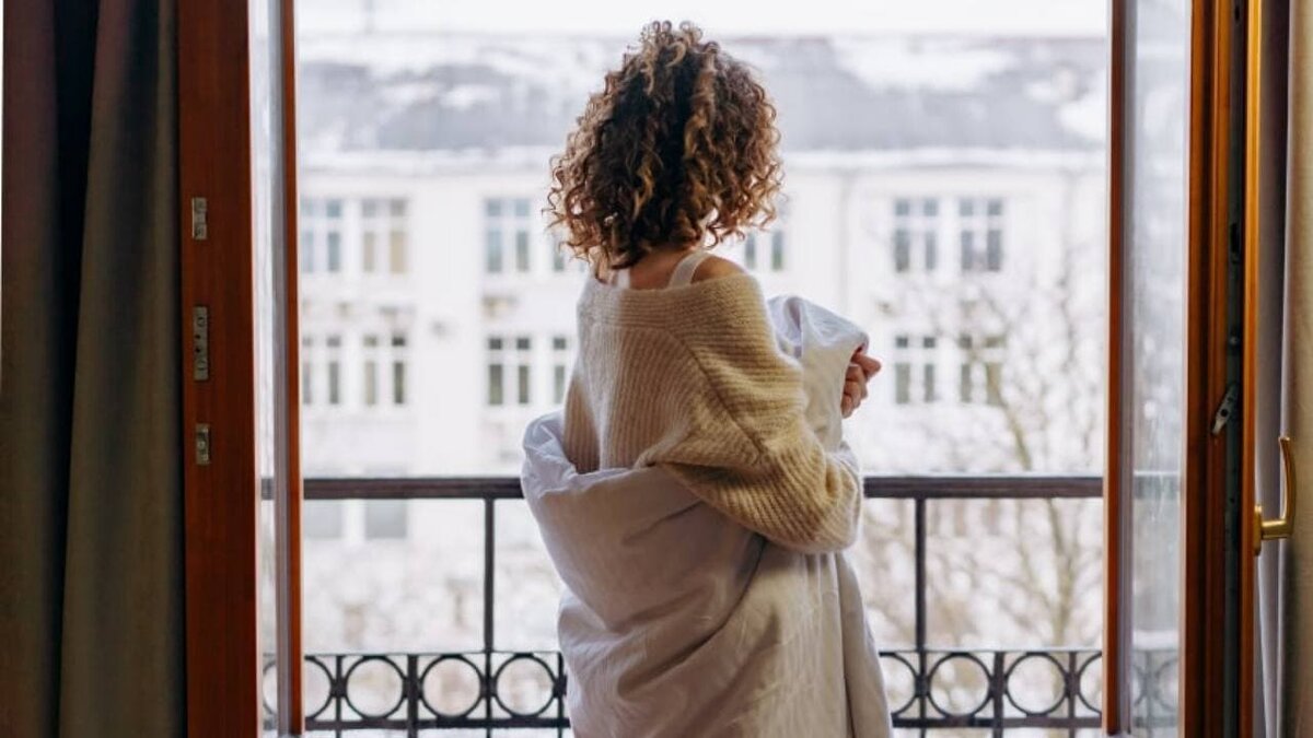 Создатель фото -Mikhail-Nilov pexels.