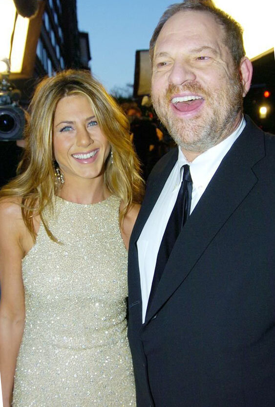 Харви Вайнштейн и Дженнифер Энистон на премьере фильма в 2005 году 