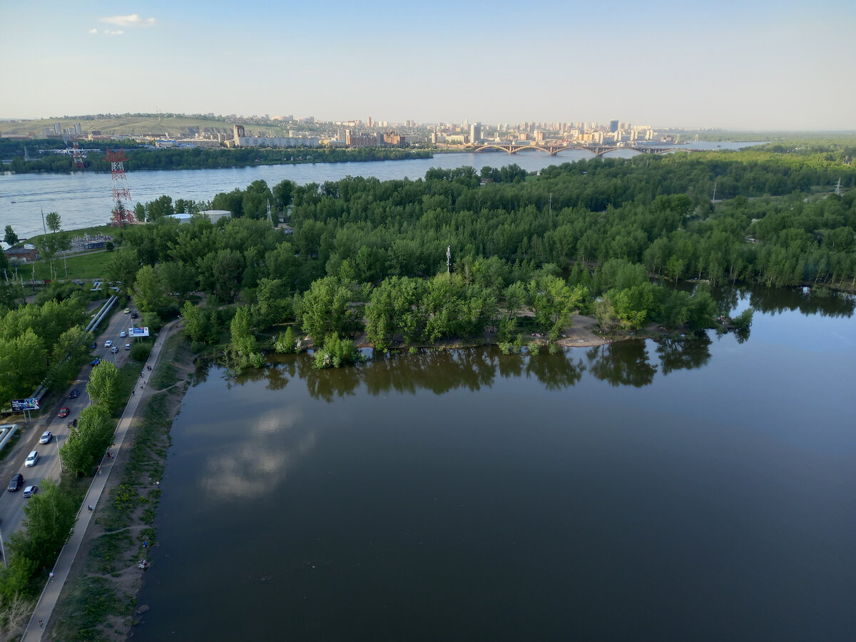 Автомобильная и пешеходная дорога от Белых рос