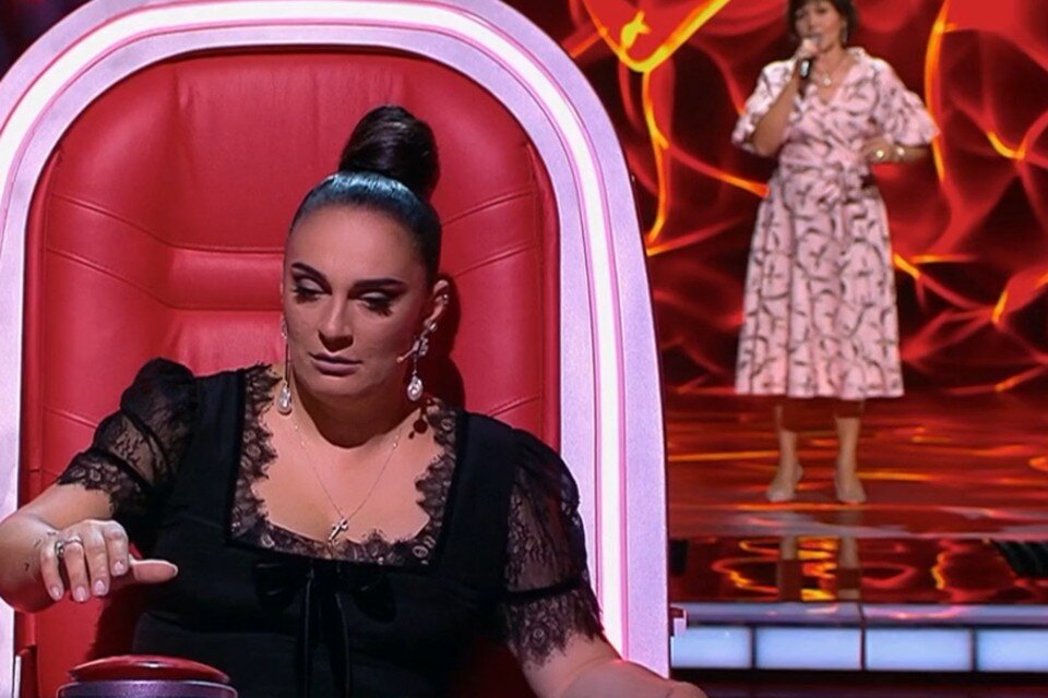     Жительницу Куйбышева выбрали Ваенга и Малинин. Фото: стоп-кадр 1tv.ru.