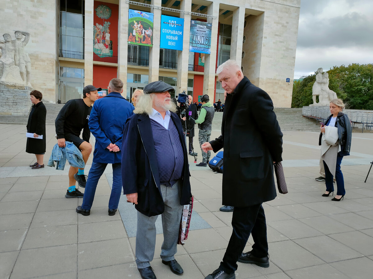 Григорий Потоцкий слева