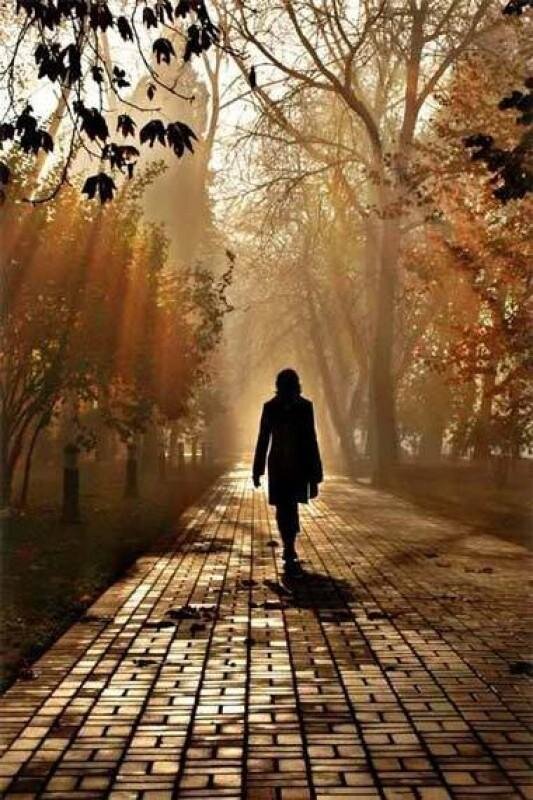 Как же я люблю гулять по знакомым улочкам, смотреть на старые дома, где прошло моё детство и вспоминать, как наивно и мило было играть и не знать, что тебе готовить в будущем взрослая жизнь. Согласитесь, иногда, так хочется вернуться в то время.... 