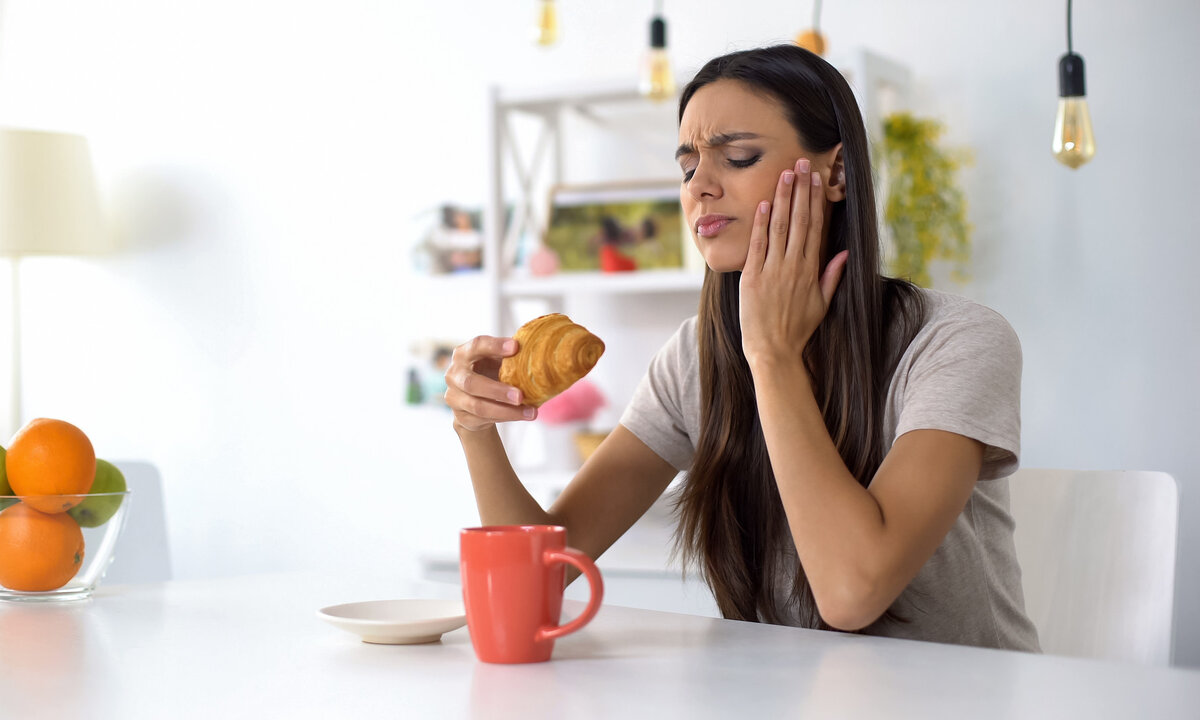 Болит зуб во время надкусывания: врачи предупредили о нетипичном ...