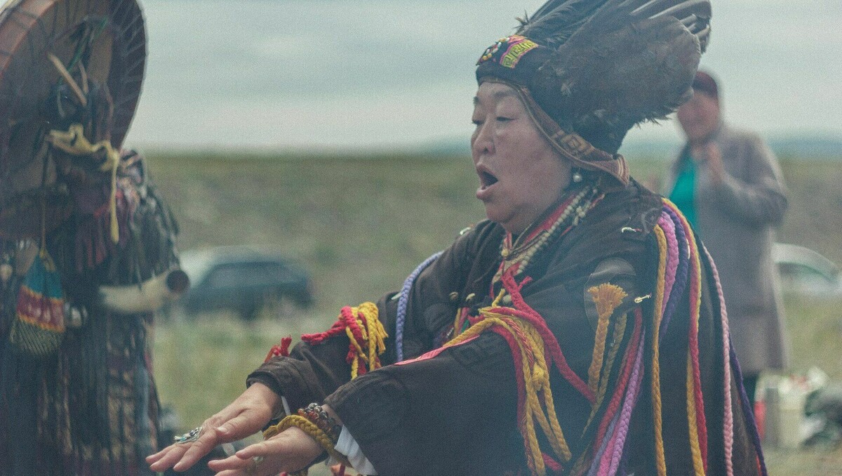     Шаманы из Бурятии, по информации СМИ, отправили в Ростов-на-Дону защитные юрты.