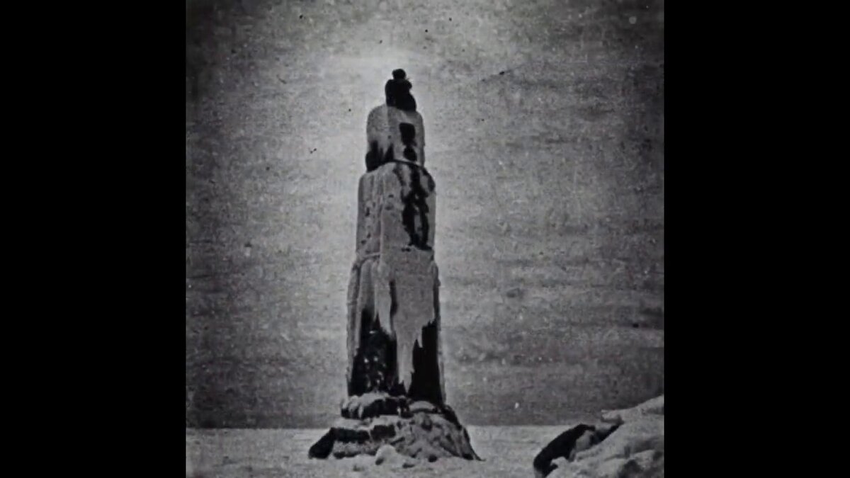 Известный полярный исследователь, один из первооткрывателей Южного полюса, капитан королевского флота Великобритании Роберт Фолкон Скотт по праву считается легендарным покорителем Антарктиды в начале-19