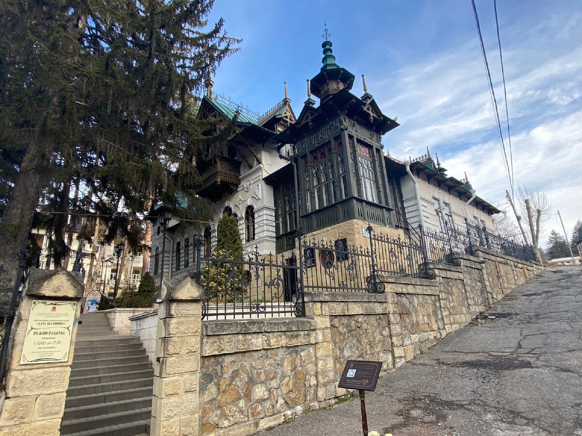 Вход с улицы | Личное фото