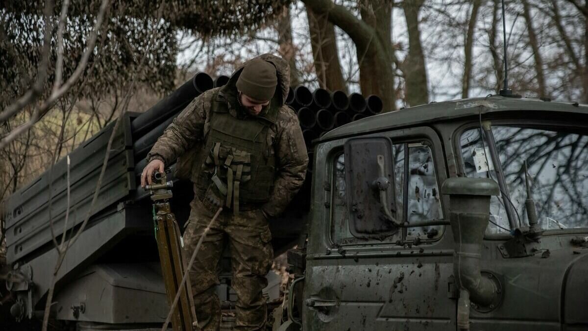     Секретарь Совета национальной безопасности и обороны Украины Алексей Данилов заявил, что солдаты ВСУ могут пересечь границу России, если это будет необходимо для защиты республики.