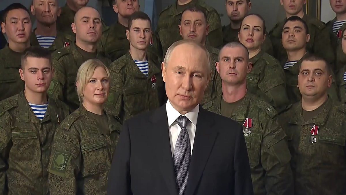 фото путина. путин новогоднее поздравление 2023. российские солдаты на украине. поздравление с новым президентом путиным 2023. новогоднее обращение путина 2023 года.