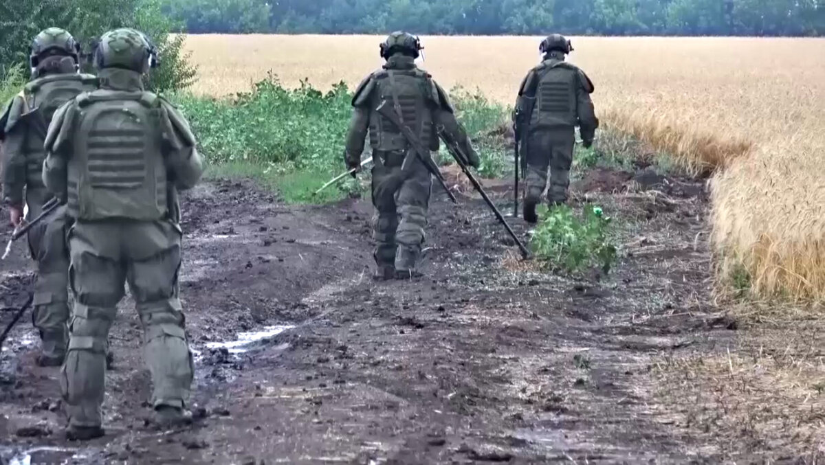 Инженеры за боевой работой. От пресс-службы МО РФ.