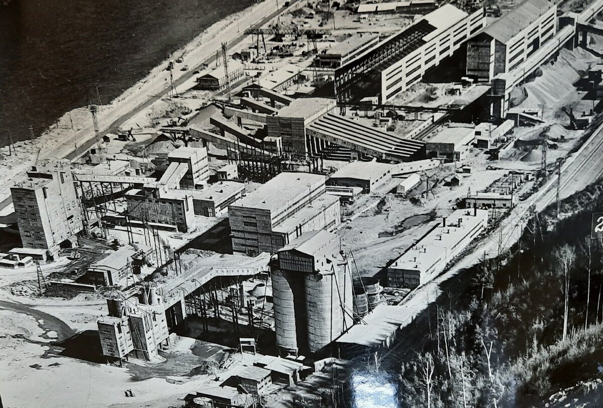 Большой бетонный завод