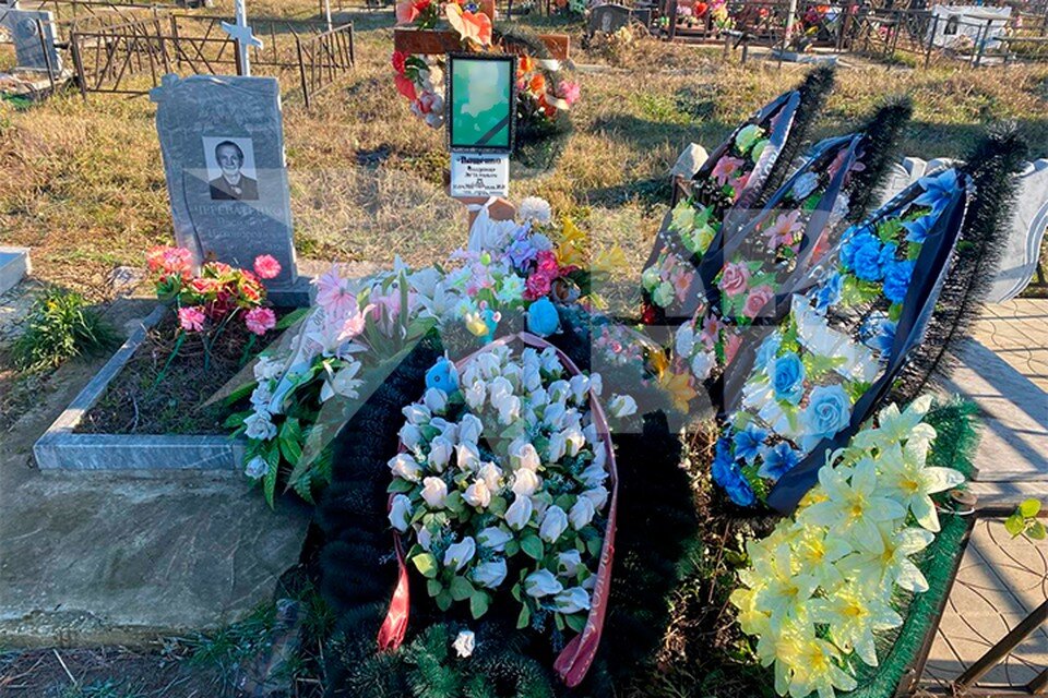     Могила мальчика спустя полгода Ангелина НАЗАРЧУК