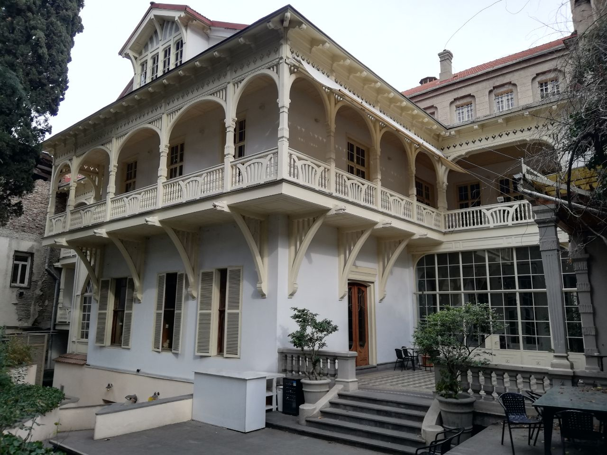 Дома писателей, бывший особняк Сараджишвили. Фото: gotrip
