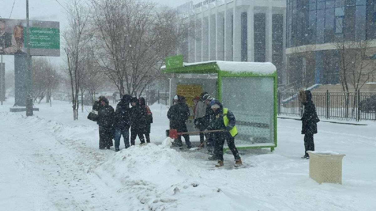    Снегопад обрушился на Атырау:azh.kz