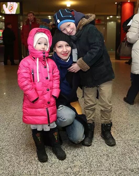 Оказывается, Мария смогла прославиться еще в юности, так как именно в этом возрасте девушка начала получать главные роли в довольно интересных проектах.-5