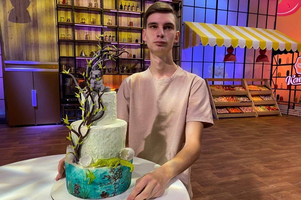     Торт, с которым молодой человек приехал на шоу. Фото: Предоставлено Даниилом Масловым.